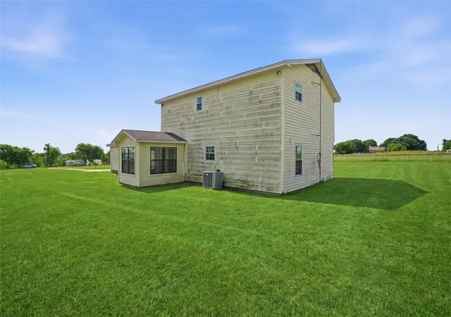 Photo 3 of Sale Pending at 9641 Country Ln, Celina, TX 75009 | MLS# 21284250 | Listing updated on 2026-09-09