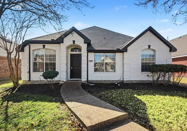 Photo 1 of Sale Pending at 5609 Phoenix Dr, The Colony, TX 75056 | MLS# 21284404 | Listing updated on 2026-09-11