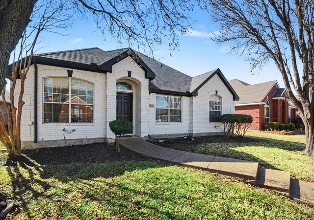 Photo 2 of Sale Pending at 5609 Phoenix Dr, The Colony, TX 75056 | MLS# 21284404 | Listing updated on 2026-09-11