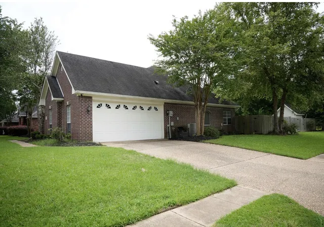 Photo 1 of Single family home for sale at 8146 Myrtlewood Rd, Greenwood, LA 71033 | MLS# 21283537 | Listing updated on 2026-09-14