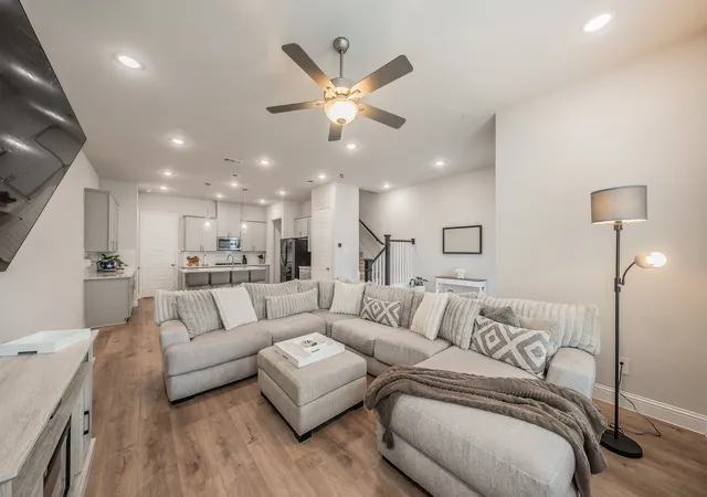 Townhouse for sale at 12933 Couture Dr, Dallas, TX 75234 | MLS# 21283828