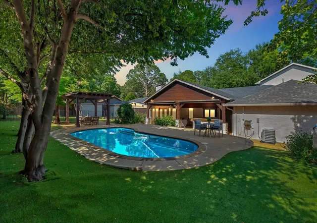 Photo 2 of Sale Pending at 1943 Camelot Dr, Grapevine, TX 76051 | MLS# 21283699 | Listing updated on 2026-09-08