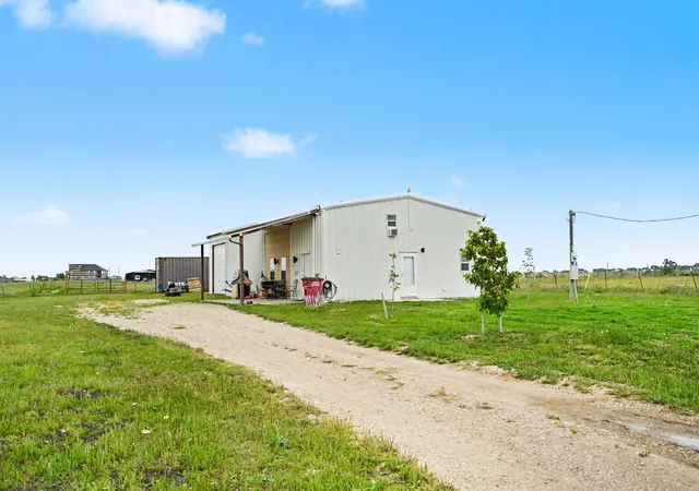 Photo 3 of Single family home for sale at 4780 County Road 4101, Kaufman, TX 75142 | MLS# 21255882 | Listing updated on 2026-09-09