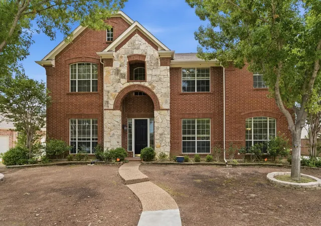 Single family home for sale at 1117 Apache Lake Dr, Carrollton, TX 75010 | MLS# 21284922