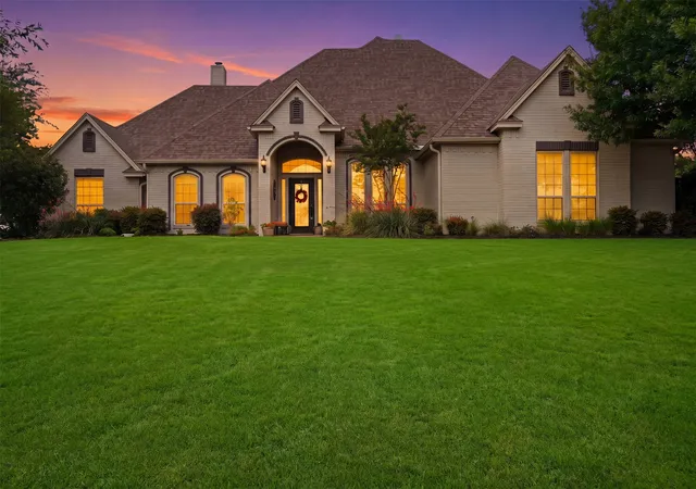 Photo 2 of Single family home for sale at 160 Aledo Ridge Rd, Fort Worth, TX 76126 | MLS# 21283330 | Listing updated on 2026-09-14