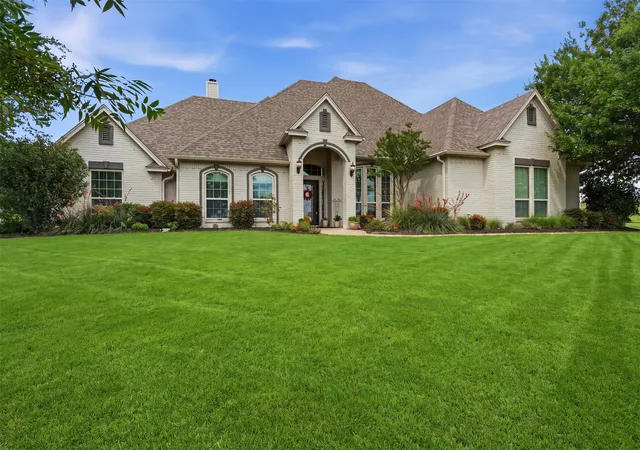 Photo 3 of Single family home for sale at 160 Aledo Ridge Rd, Fort Worth, TX 76126 | MLS# 21283330 | Listing updated on 2026-09-14