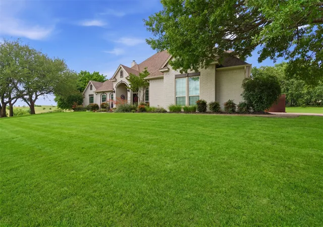 Photo 3 of Single family home for sale at 160 Aledo Ridge Rd, Fort Worth, TX 76126 | MLS# 21283330 | Listing updated on 2026-09-14
