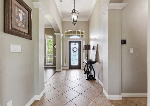 Photo 4 of Single family home for sale at 160 Aledo Ridge Rd, Fort Worth, TX 76126 | MLS# 21283330 | Listing updated on 2026-09-14