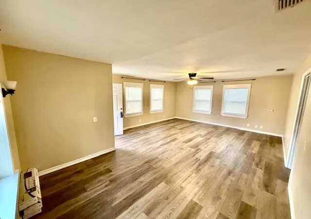Photo 2 of Single family home for sale at 750 W Lingleville Rd, Stephenville, TX 76401 | MLS# 21285090 | Listing updated on 2026-09-30