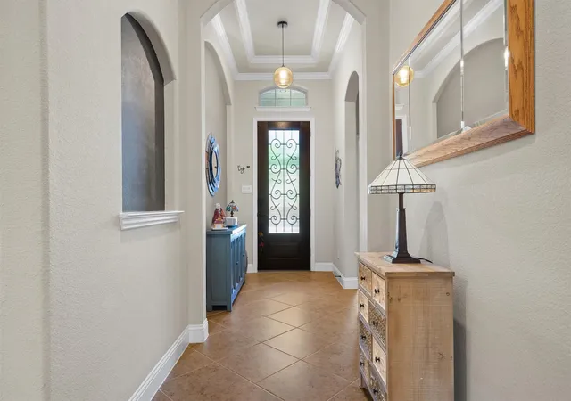 Photo 4 of Single family home for sale at 604 Satinwood Ln, Euless, TX 76039 | MLS# 21282802 | Listing updated on 2026-09-30