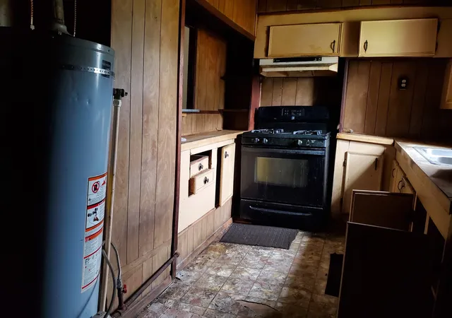 Photo 3 of Single family home for sale at 414 Barker St, Athens, TX 75751 | MLS# 21285280 | Listing updated on 2026-09-25