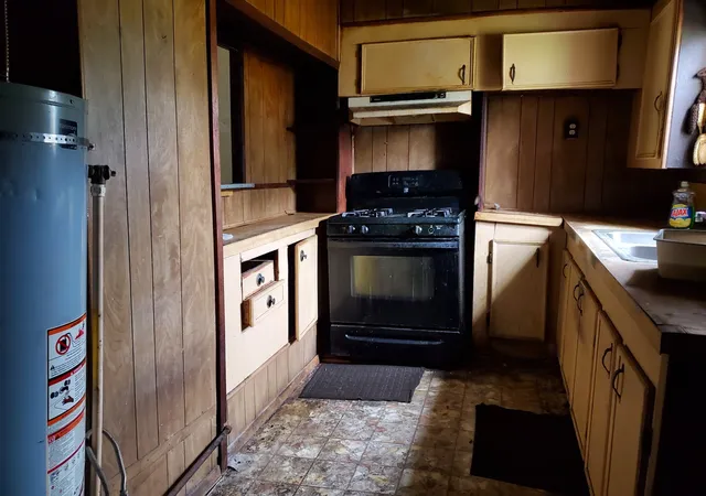 Photo 4 of Single family home for sale at 414 Barker St, Athens, TX 75751 | MLS# 21285280 | Listing updated on 2026-09-25