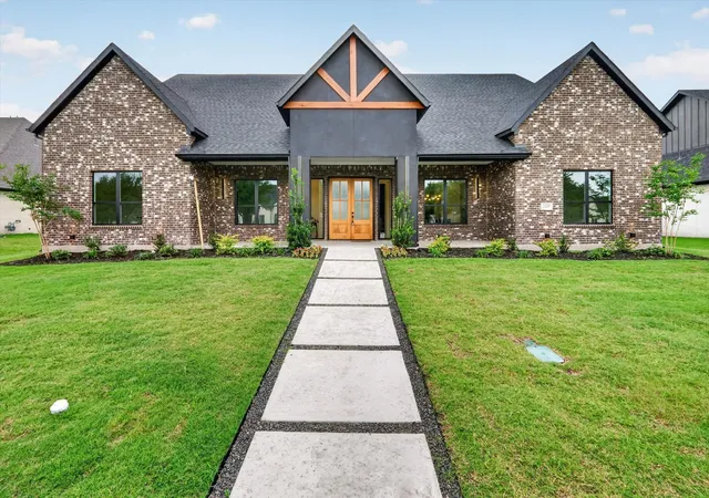 Photo 1 of Single family home for sale at 1009 Devonshire Dr S, Forney, TX 75126 | MLS# 21284071 | Listing updated on 2026-09-12