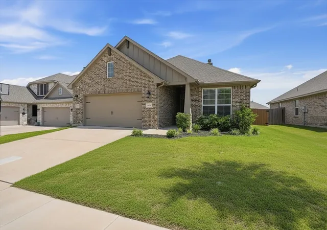 Photo 1 of Sale Pending at 1504 Sand Dollar Trl, Weatherford, TX 76087 | MLS# 21285416 | Listing updated on 2026-07-31