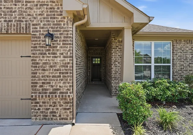 Photo 3 of Sale Pending at 1504 Sand Dollar Trl, Weatherford, TX 76087 | MLS# 21285416 | Listing updated on 2026-07-31