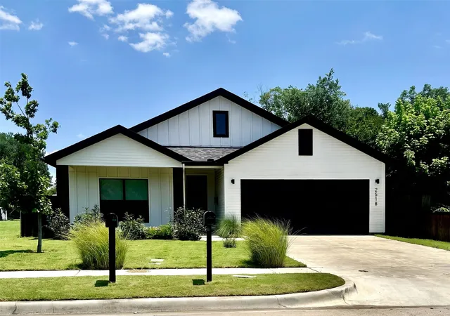 Photo 1 of Sale Pending at 2518 Clymer St, Dallas, TX 75212 | MLS# 21285423 | Listing updated on 2026-09-29
