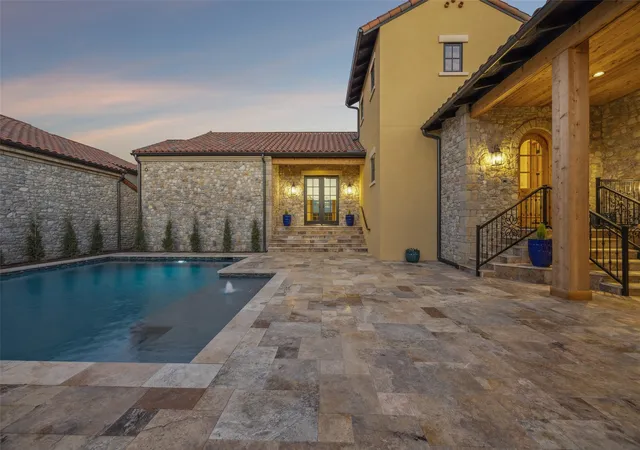 Photo 2 of Single family home for sale at 16 Catalonia Dr, Roanoke, TX 76262 | MLS# 21285311 | Listing updated on 2026-10-04