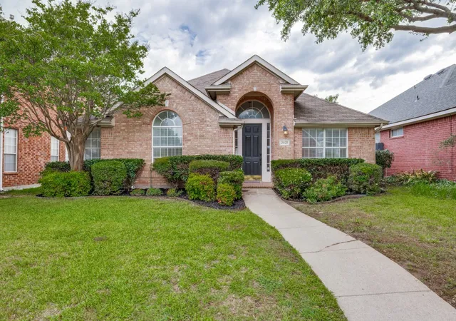 Photo 1 of Sale Pending at 2028 Ravenhurst Dr, Allen, TX 75013 | MLS# 21282428 | Listing updated on 2026-09-14