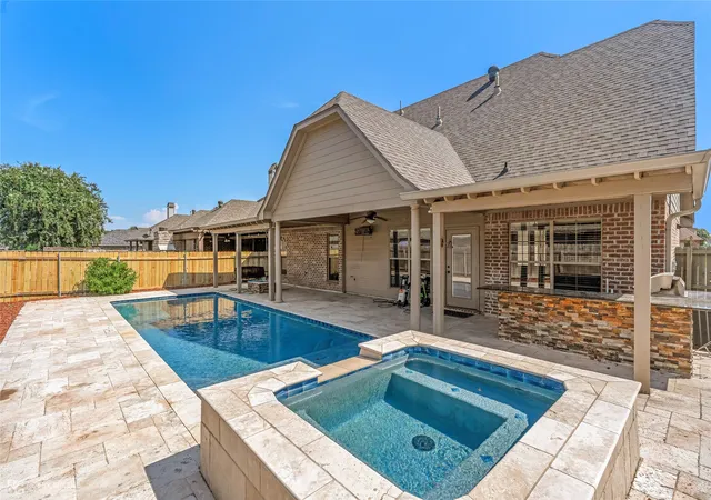 Photo 3 of Single family home for sale at 814 Dumaine Dr, Bossier City, LA 71111 | MLS# 21285535 | Listing updated on 2026-10-04