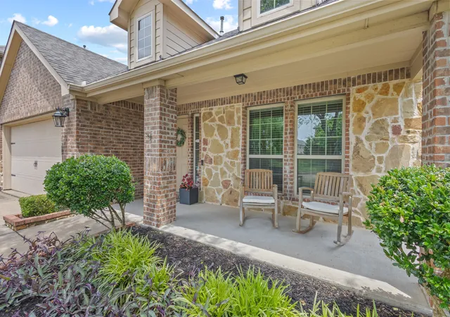 Photo 2 of Single family home for sale at 405 Cherry Spring Dr, Mc Kinney, TX 75072 | MLS# 21285550 | Listing updated on 2026-09-13