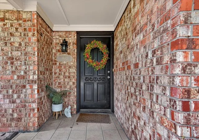 Photo 3 of Single family home for sale at 1502 Meadow Glen St, Richardson, TX 75081 | MLS# 21285786 | Listing updated on 2026-10-01