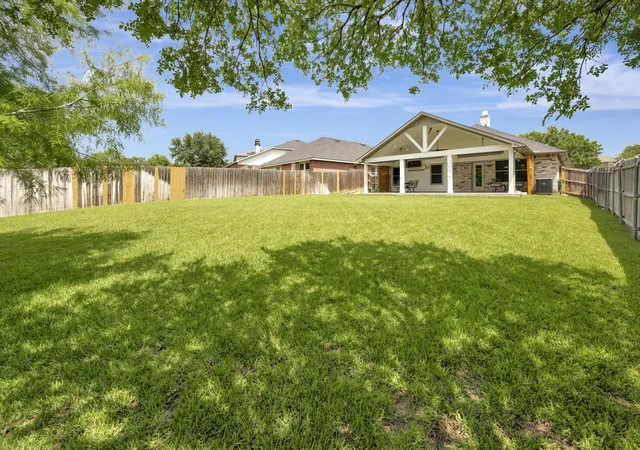 Photo 3 of Single family home for sale at 3209 Clydesdale Dr, Denton, TX 76210 | MLS# 21283269 | Listing updated on 2026-09-12