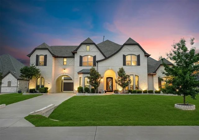 Photo 2 of Mansion for sale at 2604 Coyote Xing, Rockwall, TX 75087 | MLS# 21284766 | Listing updated on 2026-09-12