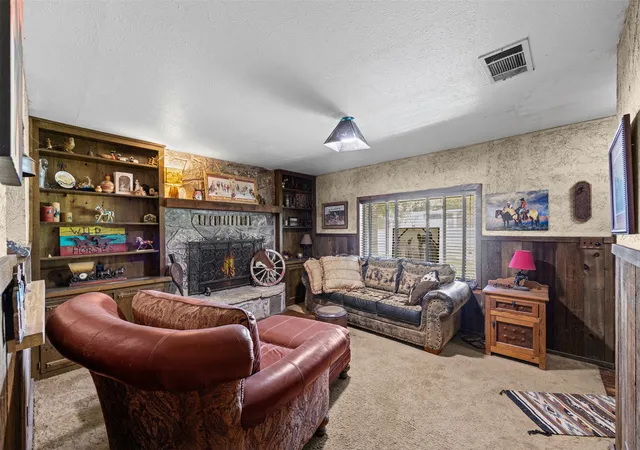 Photo 4 of Single family home for sale at 8401 Fm 2738, Burleson, TX 76028 | MLS# 21285493 | Listing updated on 2026-09-09