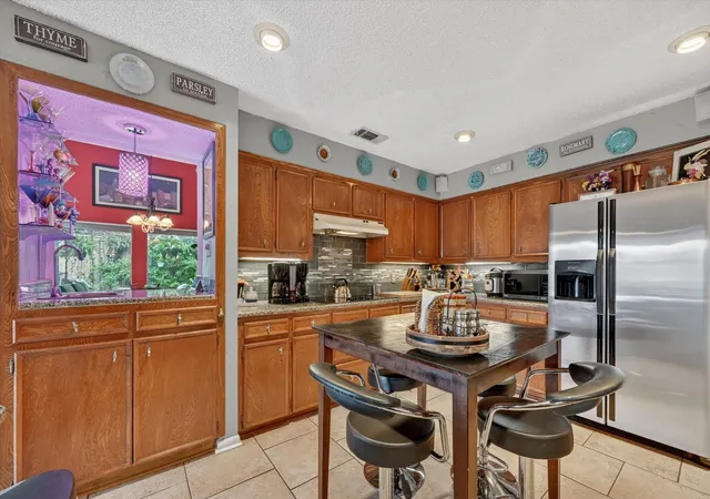 Photo 4 of Single family home for sale at 10015 Chimney Hill Ln, Dallas, TX 75243 | MLS# 21285854 | Listing updated on 2026-09-10