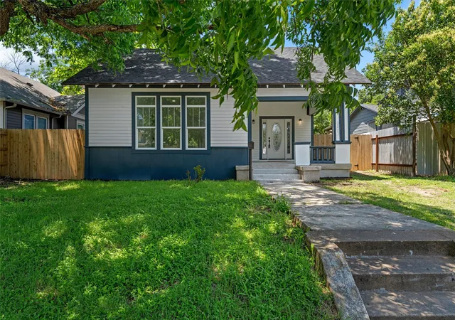 Photo 2 of Single family home for sale at 2023 Bosque Blvd, Waco, TX 76707 | MLS# 21285959 | Listing updated on 2026-09-13