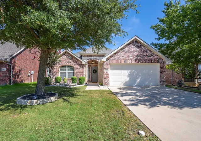 Photo 1 of Single family home for sale at 4521 Lakeside Hollow St, Roanoke, TX 76262 | MLS# 21282443 | Listing updated on 2026-09-16