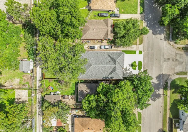 Photo 4 of Single family home for sale at 5259 Saint Charles Ave, Dallas, TX 75223 | MLS# 21285974 | Listing updated on 2026-10-06