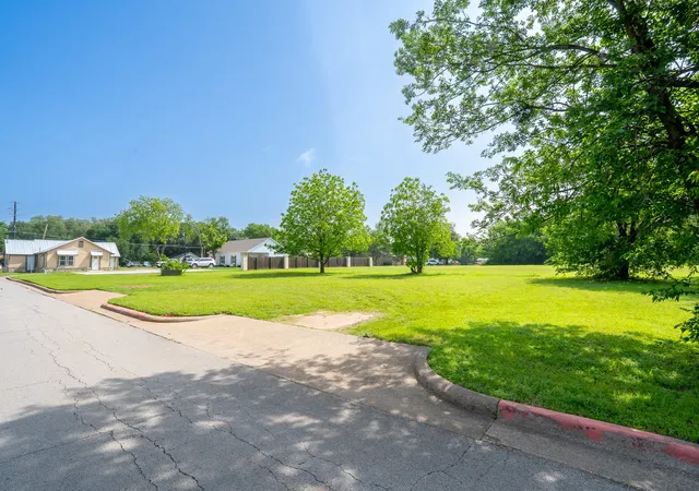 Photo 1 of Sale Pending at 105 S Hawthorne St, Granbury, TX 76048 | MLS# 21258085 | Listing updated on 2026-09-20