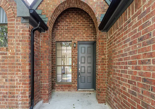 Photo 3 of Single family home for sale at 6105 Meadowside Trl, Arlington, TX 76017 | MLS# 21285533 | Listing updated on 2026-09-08