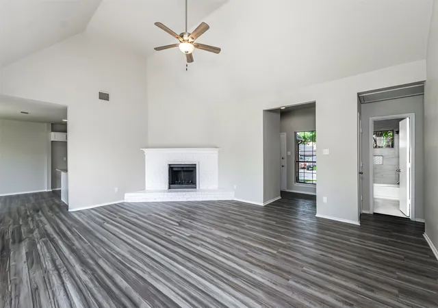 Photo 3 of Single family home for sale at 6105 Meadowside Trl, Arlington, TX 76017 | MLS# 21285533 | Listing updated on 2026-09-08