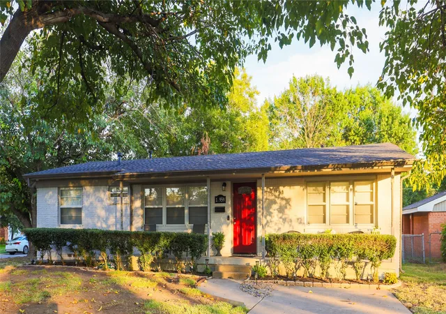 Photo 1 of Single family home for sale at 10959 Park Oak Cir, Dallas, TX 75228 | MLS# 21286058 | Listing updated on 2026-09-10