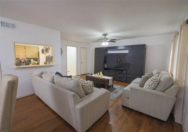 Photo 2 of Single family home for sale at 10959 Park Oak Cir, Dallas, TX 75228 | MLS# 21286058 | Listing updated on 2026-09-10