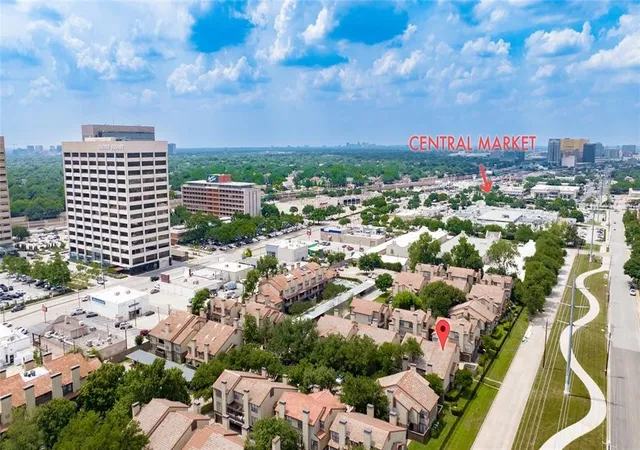 Photo 2 of Condo for sale at 4800 Northway Dr #2C, Dallas, TX 75206 | MLS# 21286100 | Listing updated on 2026-09-11