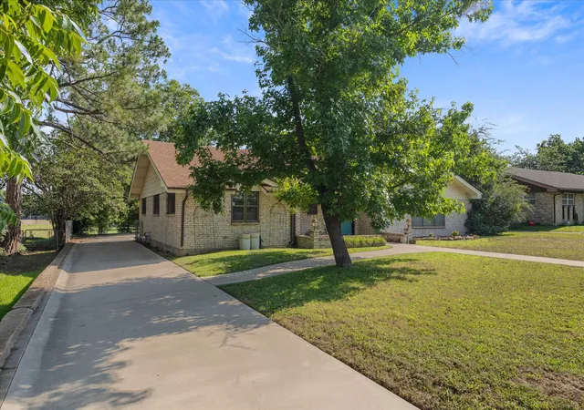 Photo 3 of Single family home for sale at 2308 Royal Ln, Greenville, TX 75402 | MLS# 21280336 | Listing updated on 2026-09-30