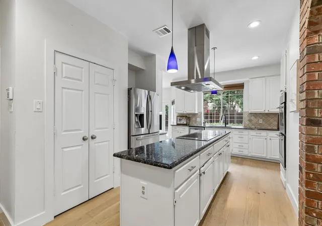 Photo 3 of Single family home for sale at 2902 Stonepointe, Mc Kinney, TX 75072 | MLS# 21286106 | Listing updated on 2026-10-04