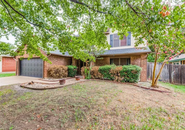 Photo 1 of Sale Pending at 2104 Bershire Dr, Flower Mound, TX 75028 | MLS# 21286293 | Listing updated on 2026-10-02