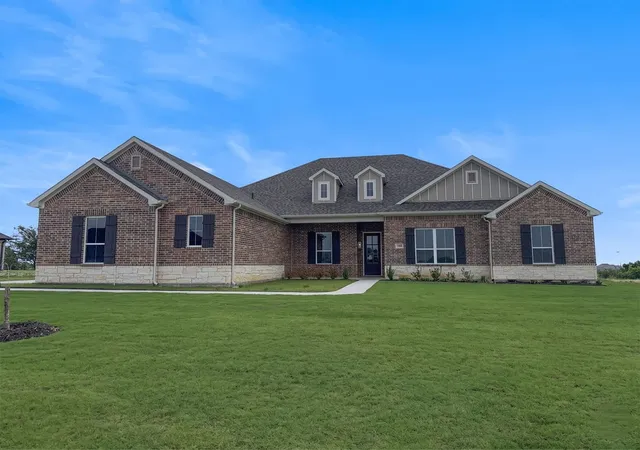 Photo 1 of Single family home for sale at 208 Slimp Blf, Azle, TX 76020 | MLS# 21286384 | Listing updated on 2026-09-09