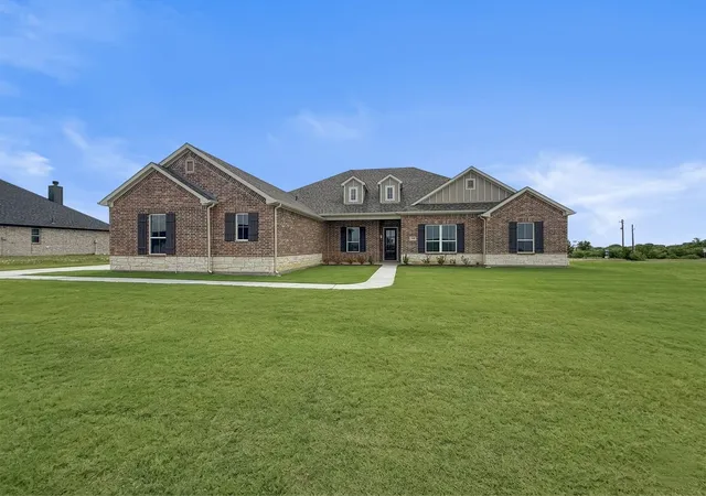 Photo 2 of Single family home for sale at 208 Slimp Blf, Azle, TX 76020 | MLS# 21286384 | Listing updated on 2026-09-09