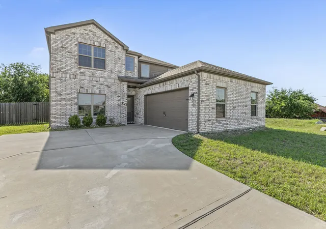 Photo 1 of Sale Pending at 1516 Kinglet St, De Soto, TX 75115 | MLS# 21286445 | Listing updated on 2026-08-02