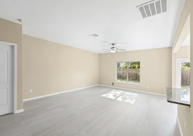 Photo 4 of Sale Pending at 1516 Kinglet St, De Soto, TX 75115 | MLS# 21286445 | Listing updated on 2026-08-02