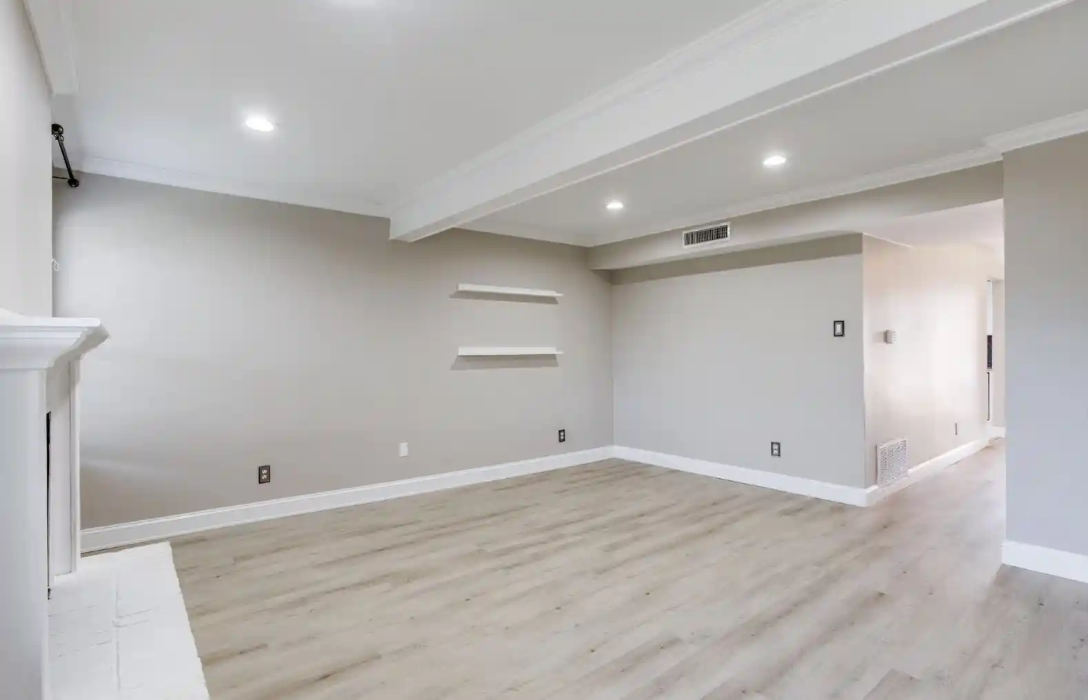 Photo 2 of Sale Pending at 13340 Kit Ln #A4, Dallas, TX 75240 | MLS# 21285977 | Listing updated on 2026-10-27
