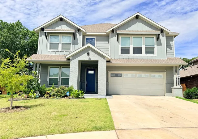 Photo 1 of Single family home for sale at 1324 Razorbill Rd, Denton, TX 76205 | MLS# 21286327 | Listing updated on 2026-09-09