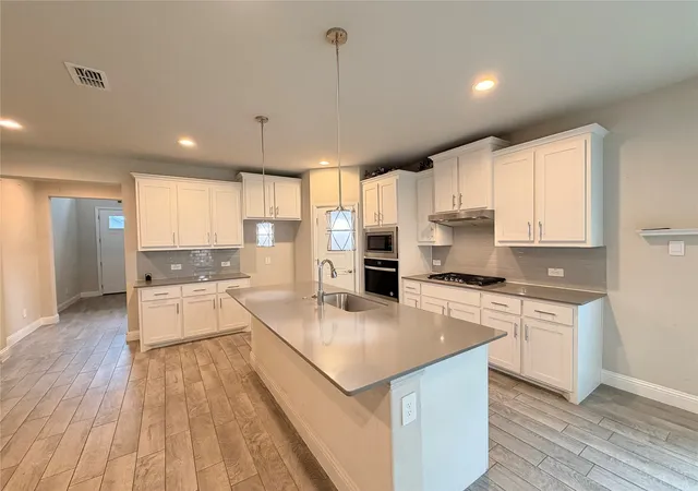 Photo 3 of Single family home for sale at 1324 Razorbill Rd, Denton, TX 76205 | MLS# 21286327 | Listing updated on 2026-09-09