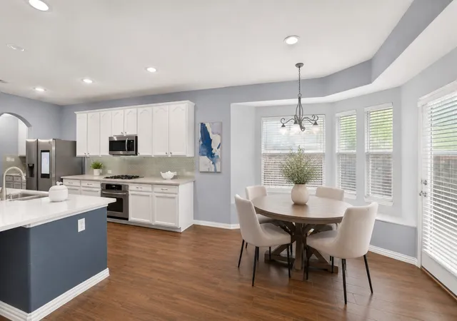 Photo 3 of Single family home for sale at 6601 Vintage Dr, Arlington, TX 76001 | MLS# 21278122 | Listing updated on 2026-09-14