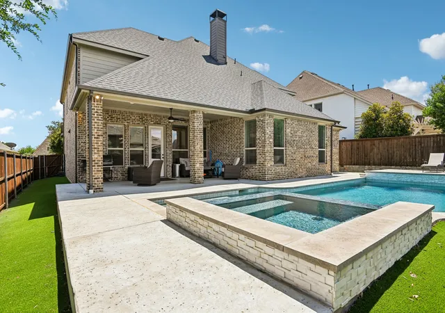 Photo 2 of Single family home for sale at 916 Champions Ct, Roanoke, TX 76262 | MLS# 21286592 | Listing updated on 2026-09-26